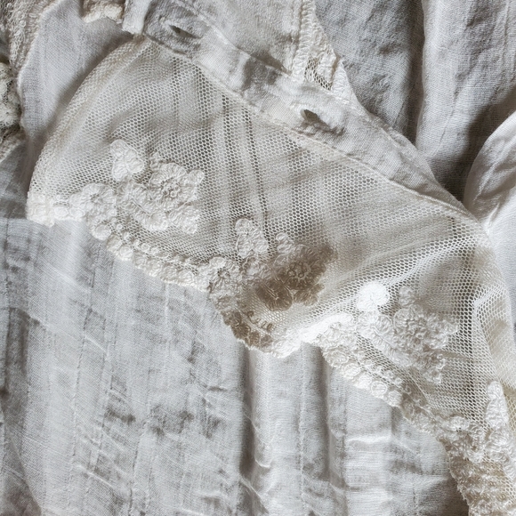 Vintage Lace Top - Picture 3 of 5